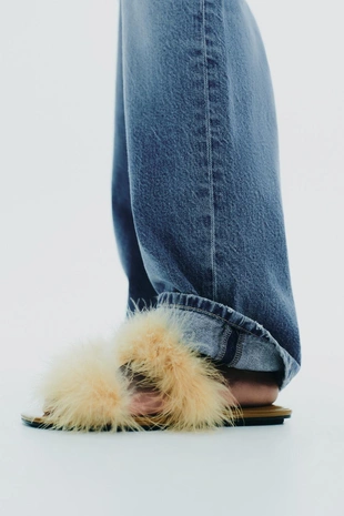 Сандалии с перьями- Заказать в России