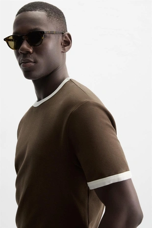 Базовая футболка в рубчик с контрастной отделкой- Заказать в России