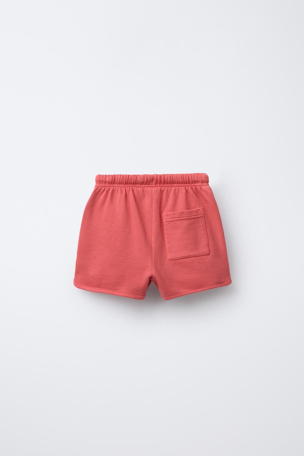 STRAIGHT FIT GARMENT-DYED PLUSH BERMUDA SHORTS WITH LABEL