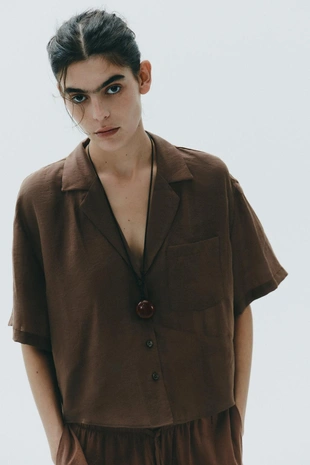 Рубашка струящегося кроя с карманом