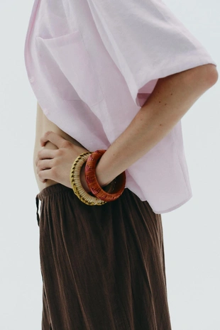 Набор из 4 браслетов из дерева и рафии- Заказать в России