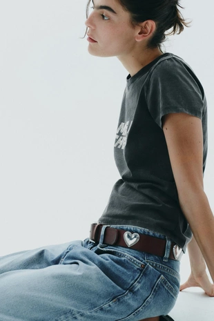 Кожаный ремень с сердечками и заклепками- Заказать в России