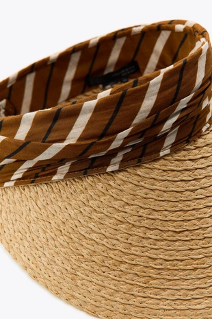 Кожырек с шарфом с анималистическим принтом- Заказать в России