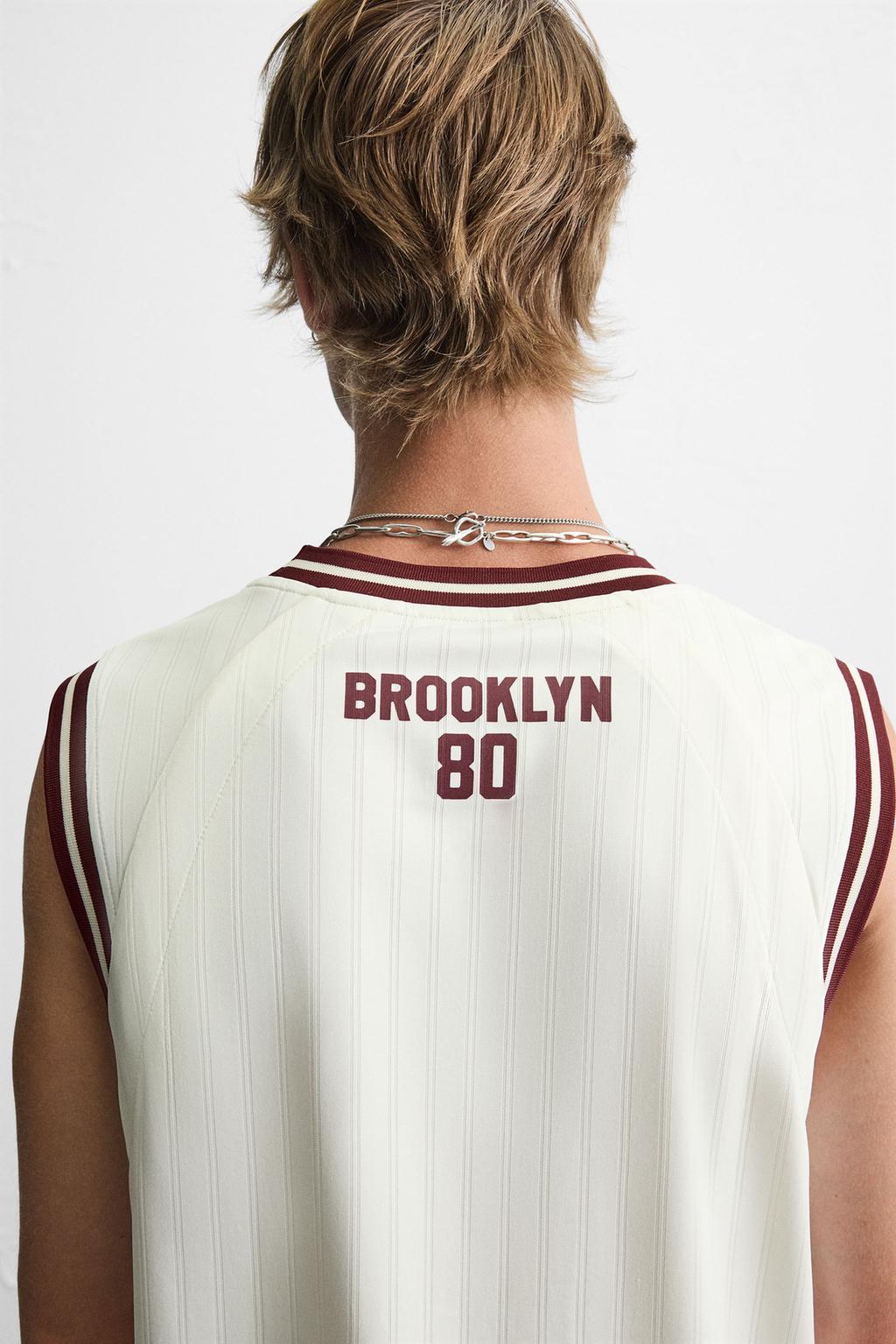 КОМБИНИРОВАННАЯ МАЙКА В СТИЛЕ VARSITY