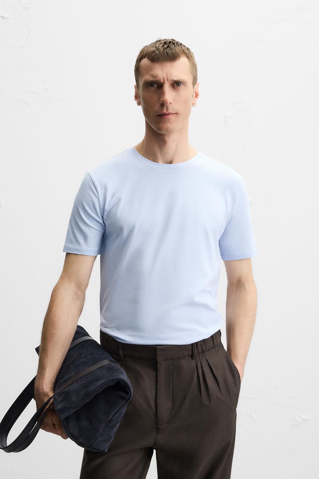 БАЗОВАЯ ПРИТАЛЕННАЯ ФУТБОЛКА SLIM FIT