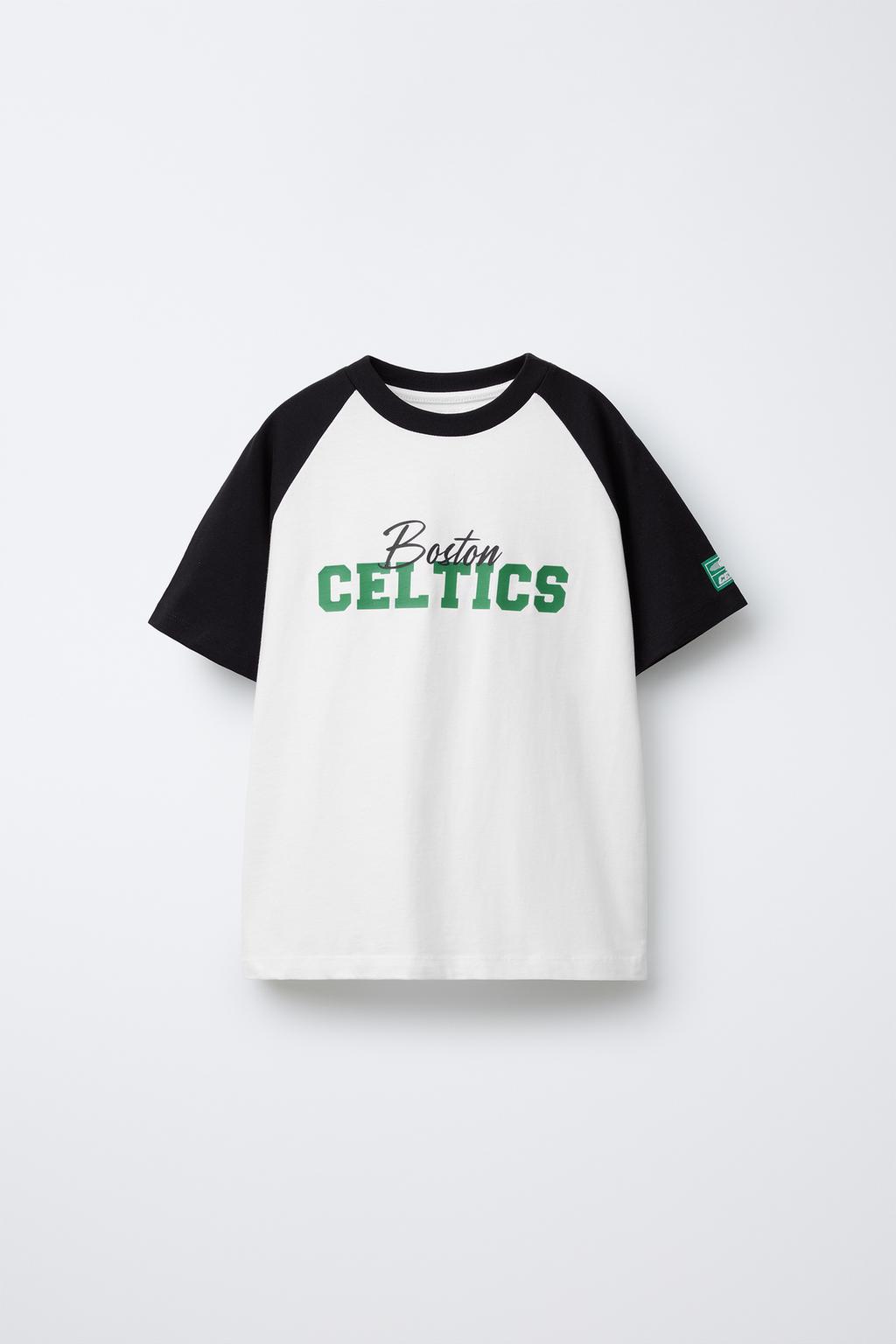 ФУТБОЛКА С РУКАВАМИ РЕГЛАН И ПРИНТОМ BOSTON CELTICS NBA ©