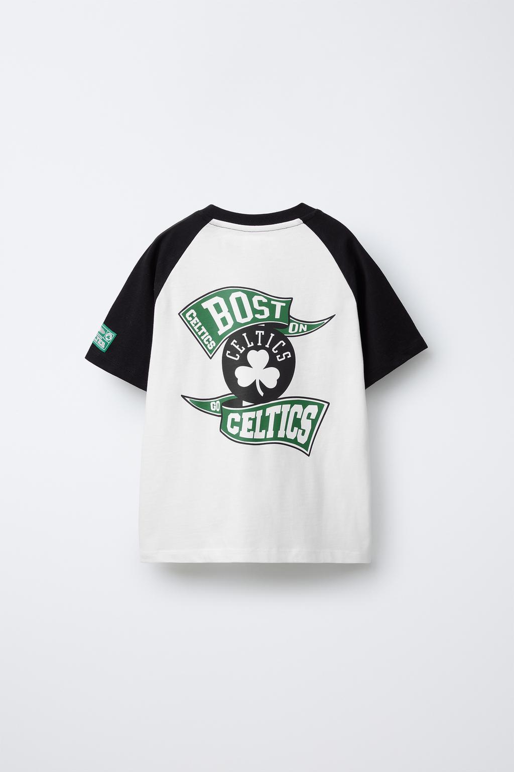 ФУТБОЛКА С РУКАВАМИ РЕГЛАН И ПРИНТОМ BOSTON CELTICS NBA ©
