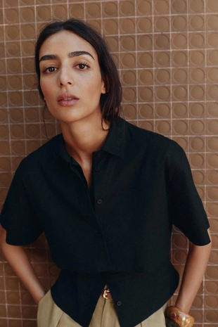 Приталенная рубашка из льна с двухслойной тканью- Заказать в России