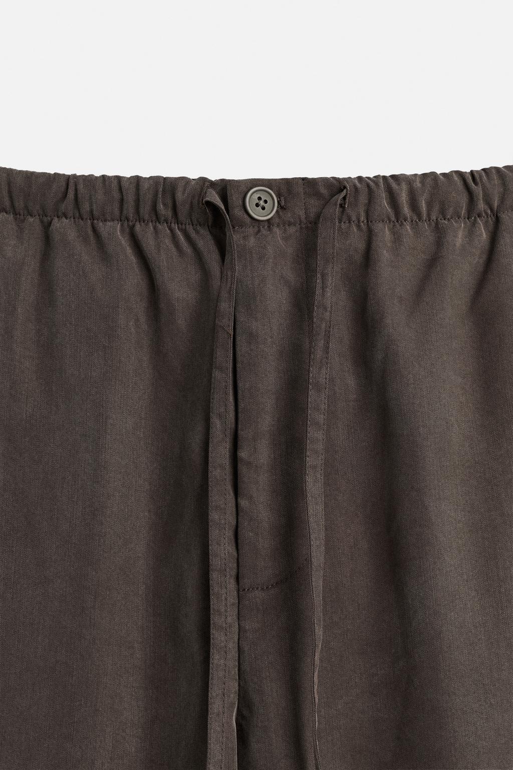 БРЮКИ RELAXED FIT ИЗ СТРУЯЩЕЙСЯ ТКАНИ
