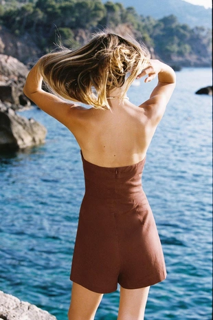 Короткий льняной комбинезон- Заказать в России