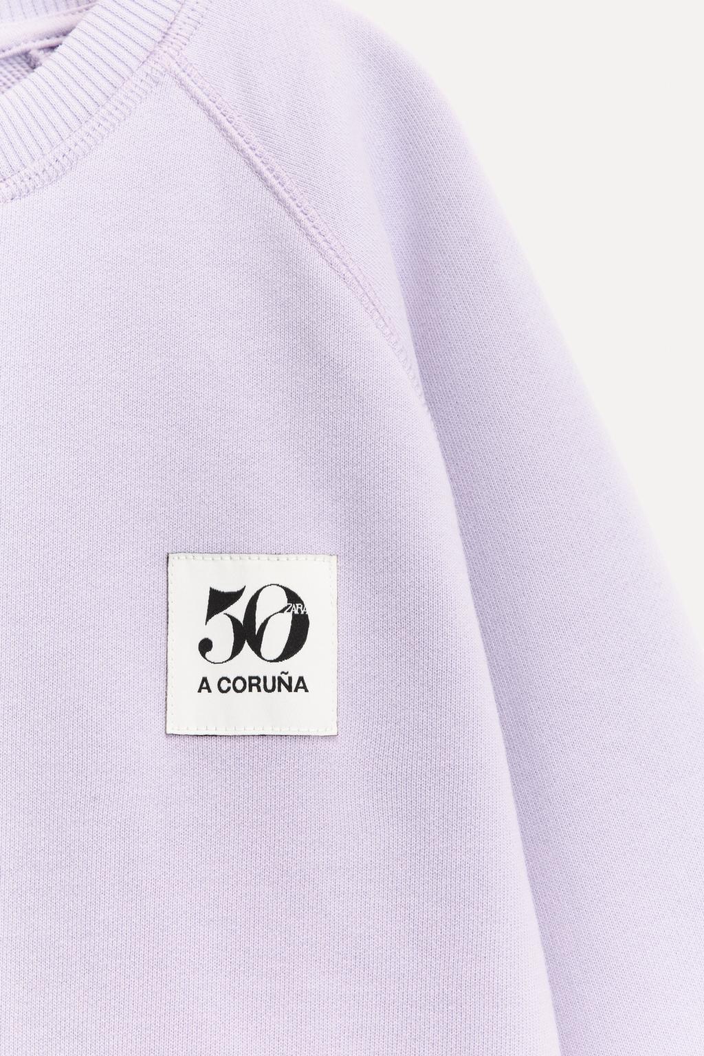 1/2-6 ЛЕТ/ ТОЛСТОВКА С КАРМАНОМ И НАШИВКОЙ 50TH ANNIVERSARY