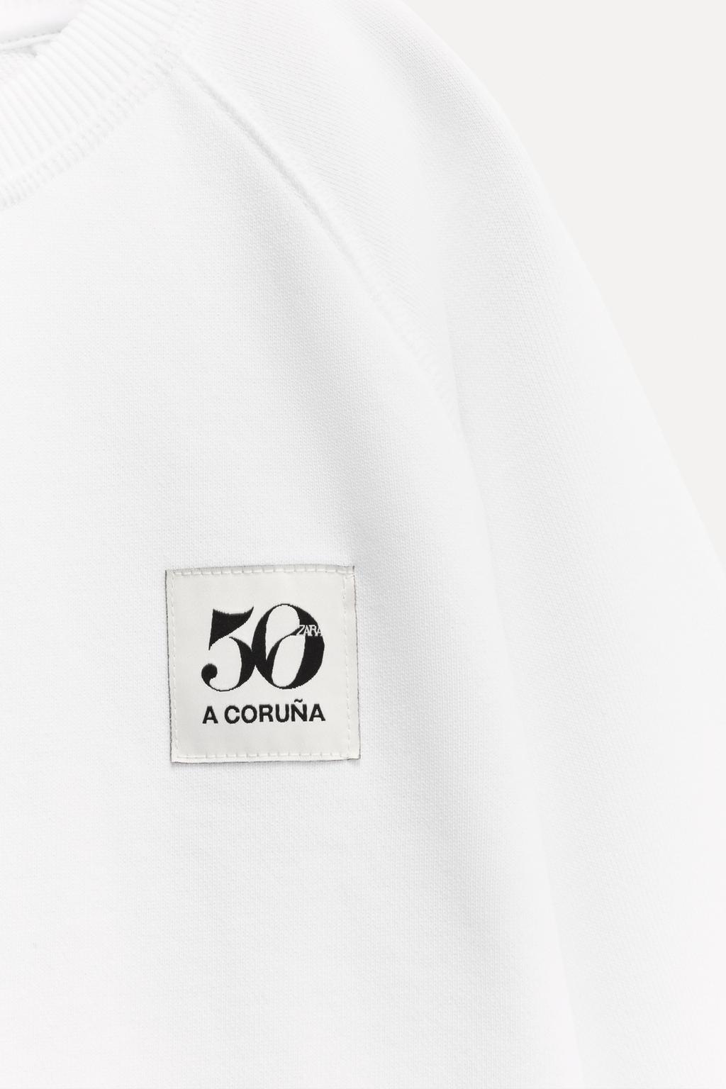 1/2-6 ЛЕТ/ ТОЛСТОВКА С КАРМАНОМ И НАШИВКОЙ 50TH ANNIVERSARY
