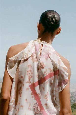 Топ с цветочным принтом и воланами- Заказать в России