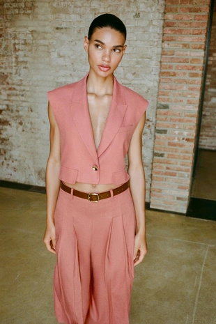 Укороченный жилет с клапанами из льняной ткани- Заказать в России