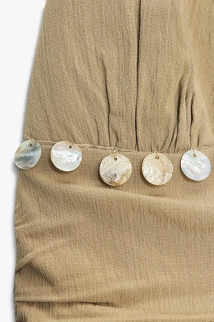 Топ с горловиной халтер и бусинами- Заказать в России