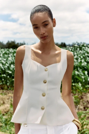 Эластичный топ-жилет с баской