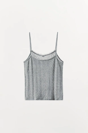 Топ на бретелях с перфорацией и цветком- Заказать в России