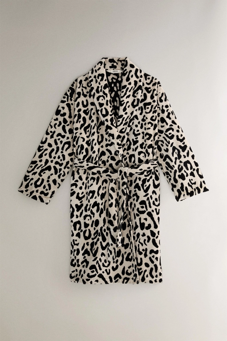 Халат из велюра с животным принтом