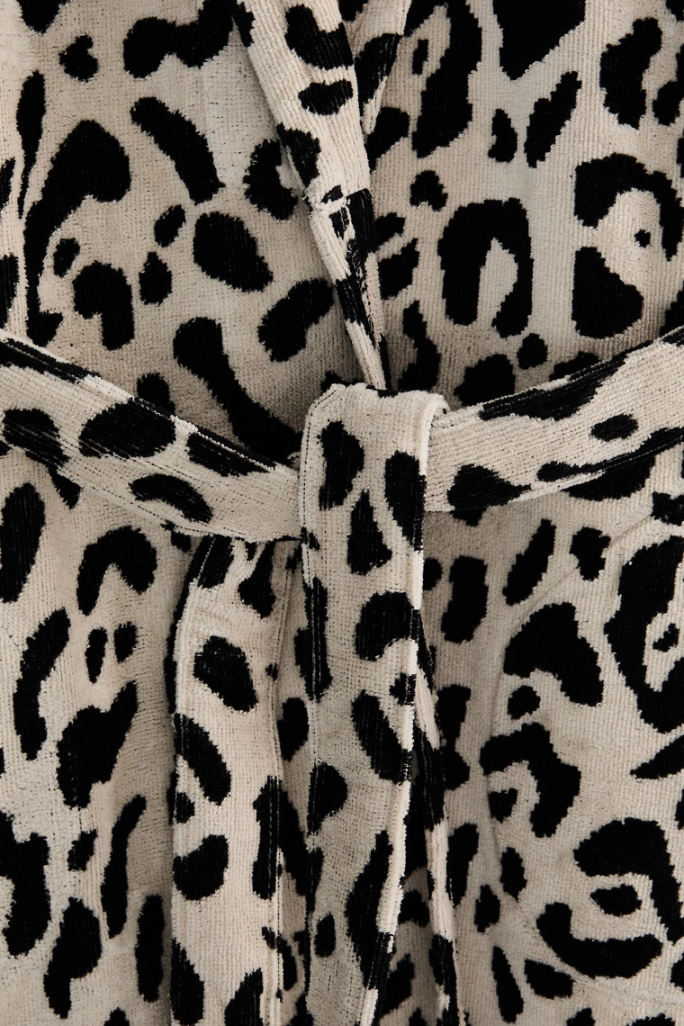 Халат из велюра с животным принтом