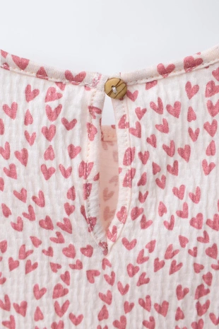 Футболка с текстурными воланами и сердечками- Заказать в России