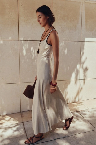 Платье миди с контрастной отделкой