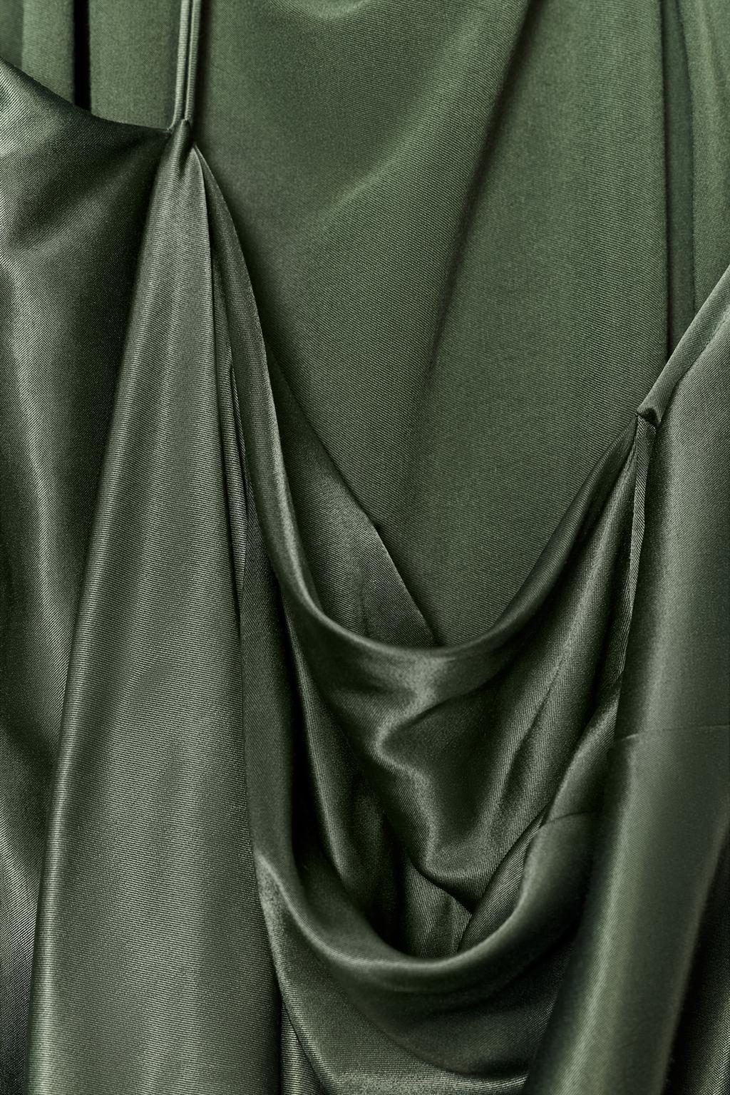 АСИММЕТРИЧНОЕ АТЛАСНОЕ ПЛАТЬЕ — ZW COLLECTION