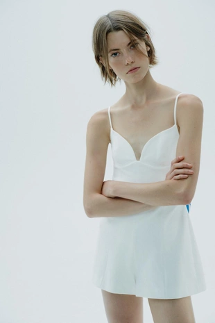 Короткий комбинезон с вырезами и платочным принтом в полоску- Заказать в России