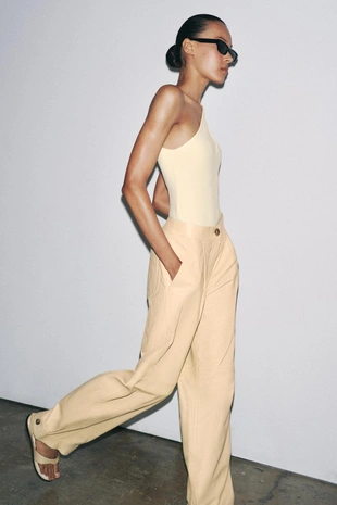 Боди асимметричного кроя из полиамида