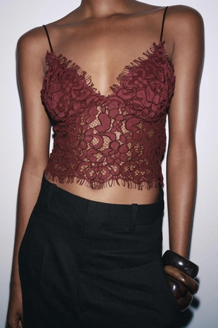 Укороченный топ с вышивкой