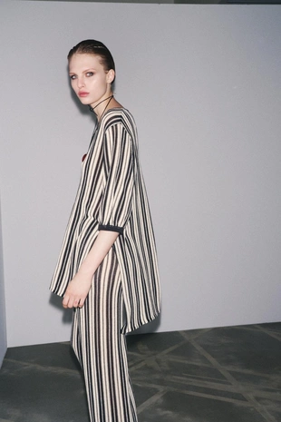 Полосатое трикотажное боди из льна- Заказать в России