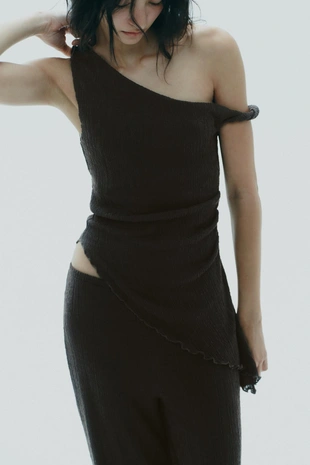 Топ асимметричного кроя с текстурой- Заказать в России