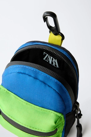 Брелок для рюкзака в стиле цветных блоков - Заказать в России