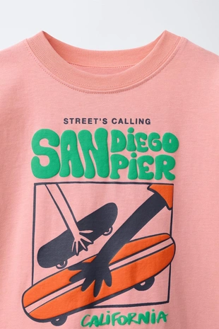 Футболка с рельефным принтом- Заказать в России