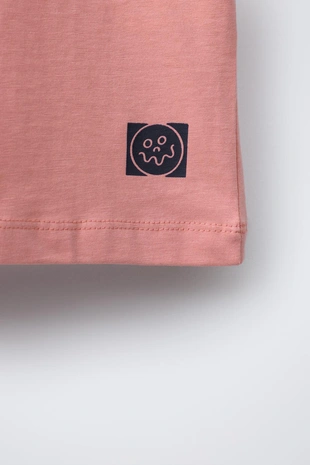 Футболка с рельефным принтом- Заказать в России