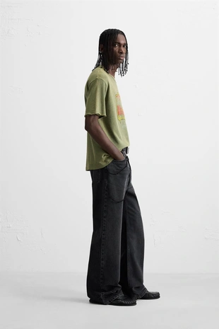 Трикотажная футболка с принтом и эффектом стирки- Заказать в России