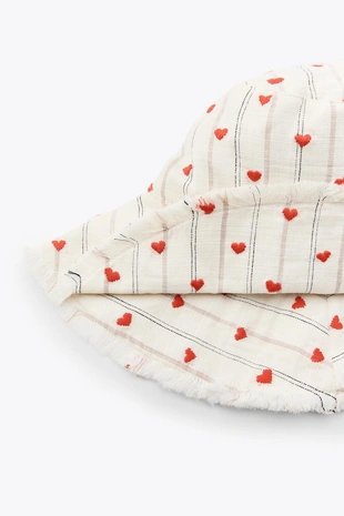 Полосатая панама с вышивкой «сердца»- Заказать в России