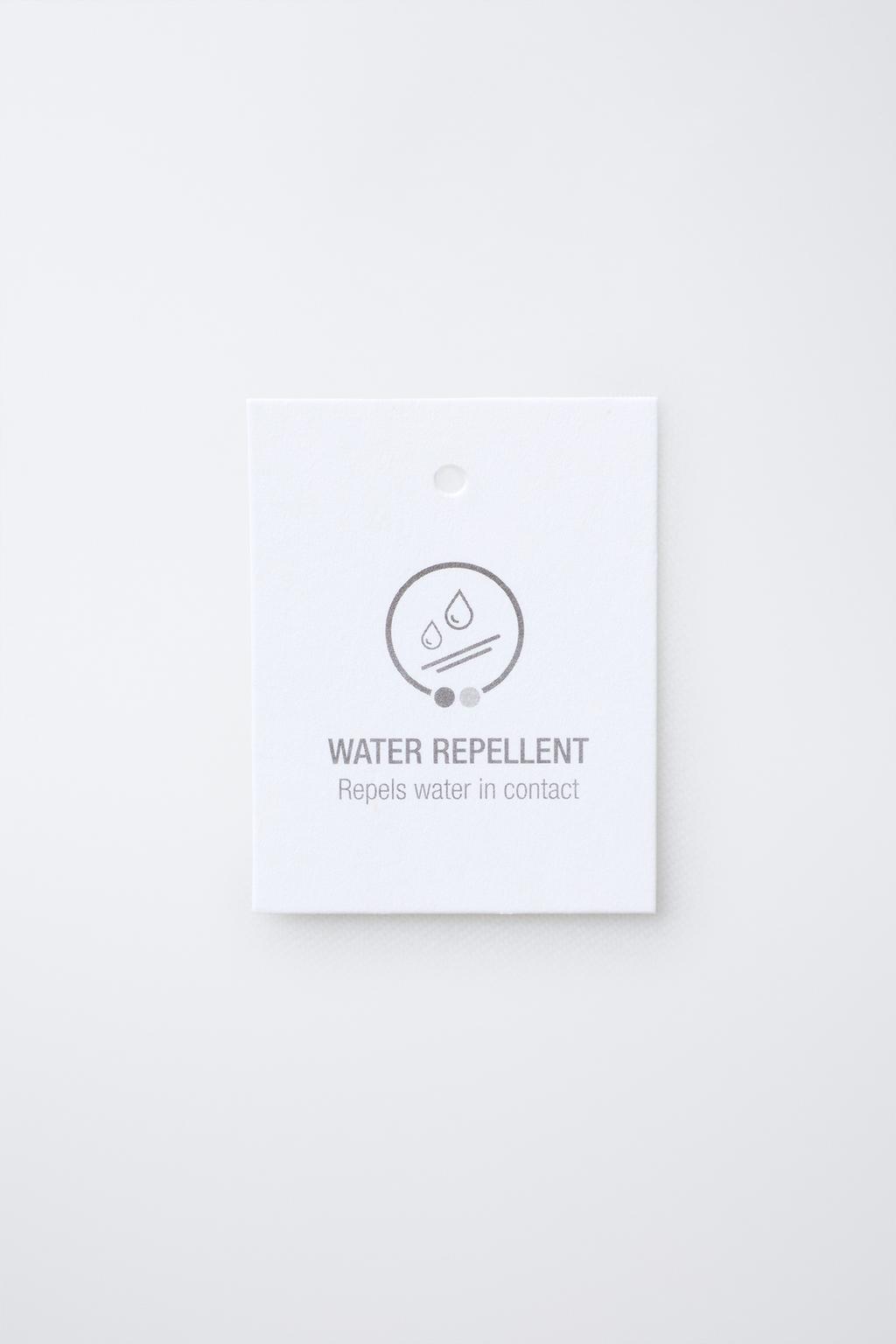 СТЕГАНАЯ КУРТКА С ЭТИКЕТКОЙ WATER REPELLENT
