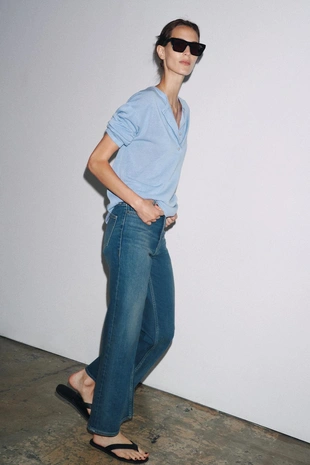 Трикотажный джемпер оверсайз гладкой вязки- Заказать в России