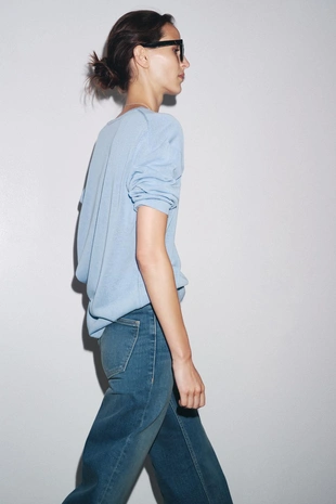 Трикотажный джемпер оверсайз гладкой вязки- Заказать в России