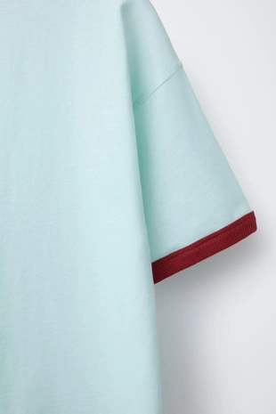 Футболка с вышивкой и контрастной отделкой- Заказать в России