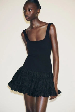 Комбинированное платье с объемом