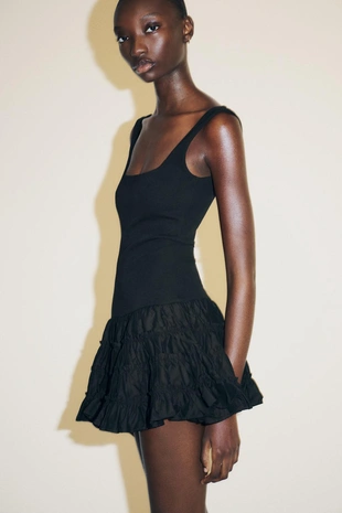 Комбинированное платье с объемом