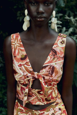 Укороченный топ в стиле рустик с принтом и узлом- Заказать в России