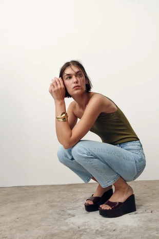 Трикотажный топ асимметричного кроя- Заказать в России