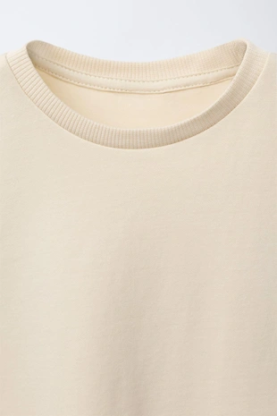 Однотонная футболка из ткани интерлок- Заказать в России