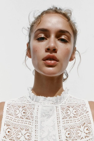 Топ с вышивкой и кружевом- Заказать в России