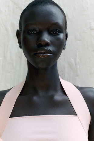 Эластичный топ с горловиной халтер- Заказать в России