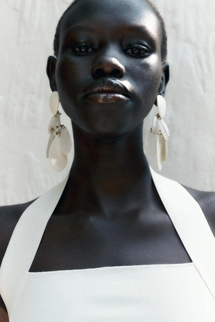 Эластичный топ с горловиной халтер