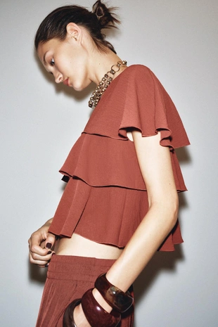 Топ-кейп с воланами