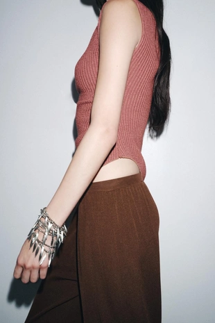 Топ текстурный со сборками- Заказать в России